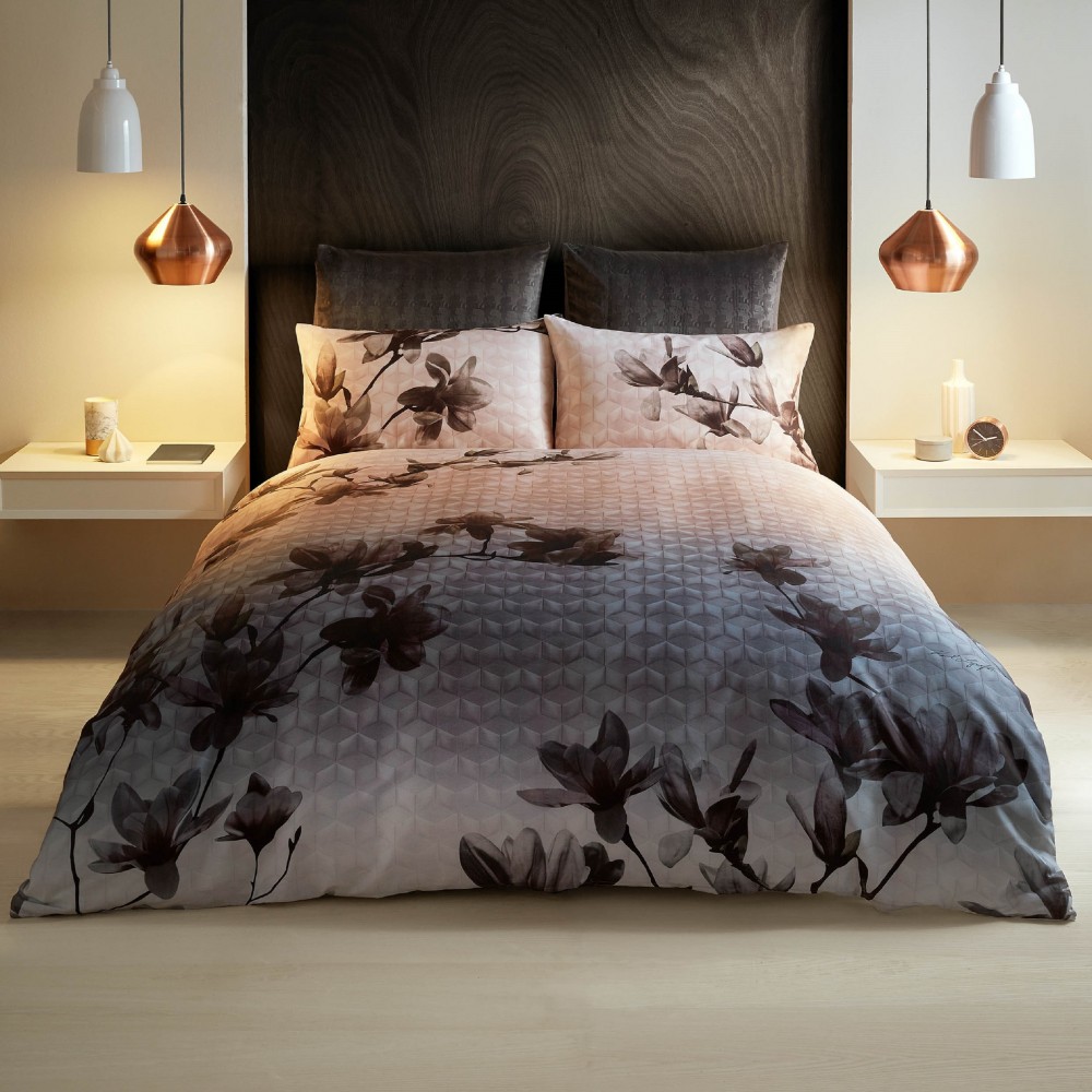 Alexis Blush Bedding by Karl Lagerfeld Karl Lagerfeld Alexis Blush Pillowcase
